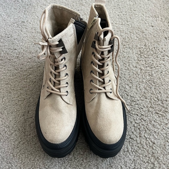 Women’s Shu Shop Ymelda size 7.5 LIKE NEW - Picture 1 of 7
